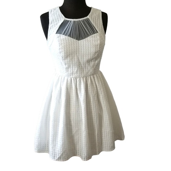 City Studio White Fit and Flare Sleeveless Dress size 7 - Picture 1 of 9